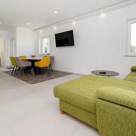 Apartment Modern Alisa With A Sea View