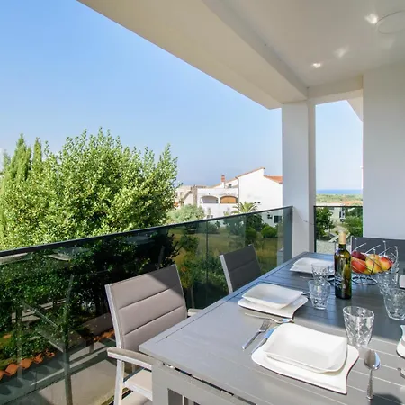 Modern Alisa With A Sea View Apartament *